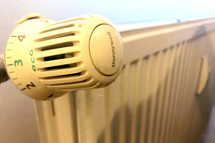 Поскъпване на парното и топлата вода между 29 процента в